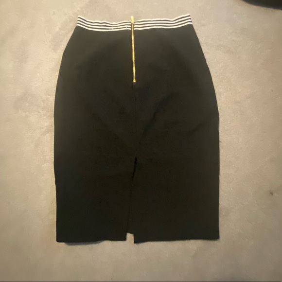 H&M black pencil skirt with black and white elasticized waistband. - Picture 2 of 3